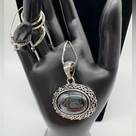 Jewelry - Sterling Silver Chain with Silver Tone Hematite Stone Necklace